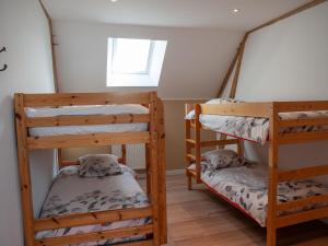 Maisons de vacances Gite spacieux a Happonvilliers avec jardin privatif, accueil jusqu-a 14 personnes, animaux admis - FR-1-581-139 : photos des chambres