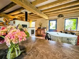 Deux maisons berrichonnes avec jardin privatif et cour partagée, idéale pour les groupes - FR-1-591-617 - Thenay