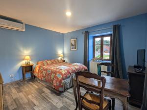 B&B / Chambres d'hotes Charmante Chambre Myosotis avec Jardin et DVD - FR-1-589-665 : photos des chambres