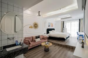 张家界寻山野民宿 Zhangjiajie Seek Mountain Wild B&B Tianmen Mountain Ropeway Station - 2hvězdičkové hotely ve městě Čang-ťia-ťie