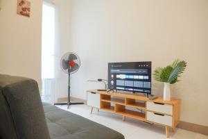 Good Price and Nice 2BR Tokyo Riverside PIK 2 Apartment By Travelio