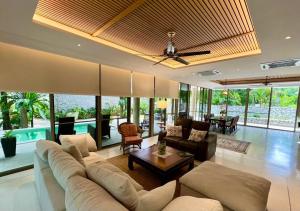 Natural Villas Luxury Pool villa NaJomtien Pattaya