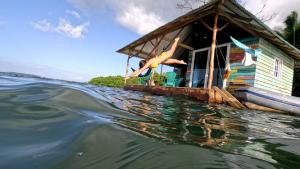 El Toucan Loco Floating Lodges