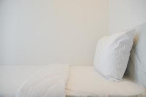 Well Furnished and Homey 2BR Tokyo Riverside PIK 2 Apartment By Travelio