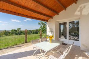 Maisons de vacances Gite de Groupe piscine interieure : photos des chambres