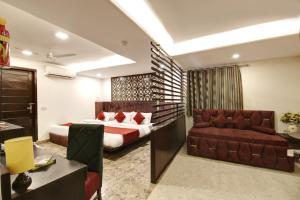 Hotel WK Comfort - Near White Clove