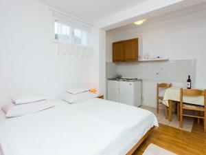 Apartment Dorina - Studio Apartment 