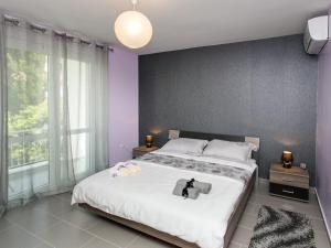 Apartment Lapad Bay- Luxury Two-Bedroom Apartment with Balcony Black-Ivani evi