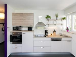 Apartment Lapad Bay- Luxury Two-Bedroom Apartment with Balcony Black-Ivani evi