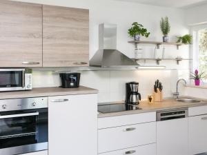 Apartment Lapad Bay- Luxury Two-Bedroom Apartment with Balcony Black-Ivani evi