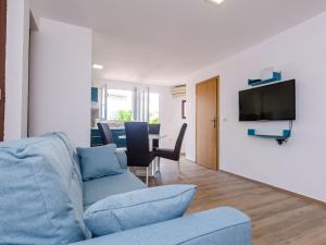 Apartments Paula - One Bedroom Apartment with Shared Terrace