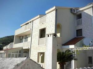Apartments Villa Angela - Studio Apartment with Balcony and Sea View Dajana