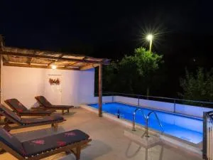 Villa Dalmatian Gem - Two-Bedroom Villa with Terrace and Swimming Pool - Poljice