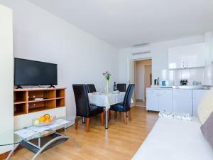 Apartment with balcony and sea view