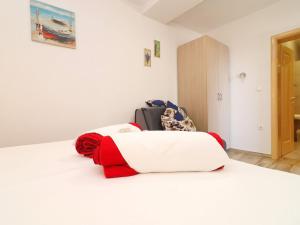 Seaside Apartments Hrka - Comfort One Bedroom Apartment with Terrace and Sea View 1