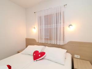 Seaside Apartments Hrka - Comfort One Bedroom Apartment with Terrace and Sea View 1