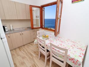 Seaside Apartments Hrka - Comfort One Bedroom Apartment with Terrace and Sea View 1