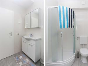 Apartments Villa Karmen - Comfort One-Bedroom Apartment with Terrace Marine