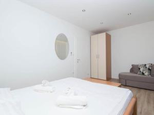 Apartments Antonio - Comfort One-Bedroom Apartment with Balcony and Sea View - 4