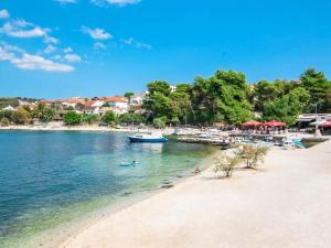 Apartments Villa Kameja - One Bedroom Apartment with Balcony and Sea View Plavi