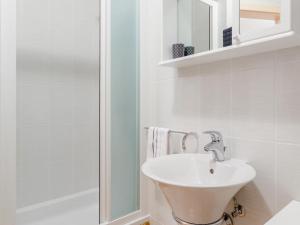 Apartments Villa Kameja - One Bedroom Apartment with Balcony and Sea View Plavi