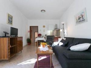 Apartment Anita Gru - One-Bedroom Apartment with Balcony 