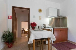 Apartment Anita Gru - One-Bedroom Apartment with Balcony 