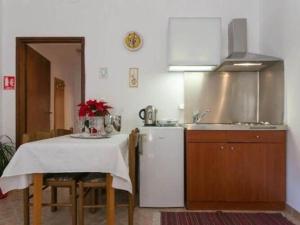 Apartment Anita Gru - One-Bedroom Apartment with Balcony 