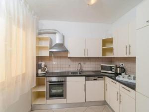 Apartment Stipic Omis - Three Bedroom Apartment with Terrace