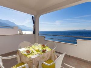 Apartments Nena ST - One Bedroom Apartment with Balcony and Sea View A1