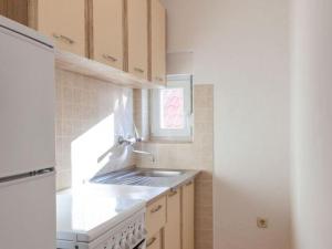 Apartments Nena ST - One Bedroom Apartment with Balcony and Sea View A1