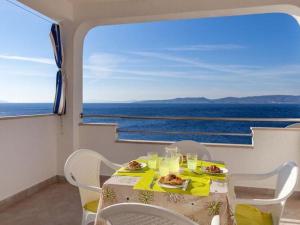 Apartments Nena ST - One Bedroom Apartment with Balcony and Sea View A1