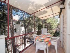 Apartments Boguvila - Two-Bedroom Economy Apartment with Terrace A5 - ST