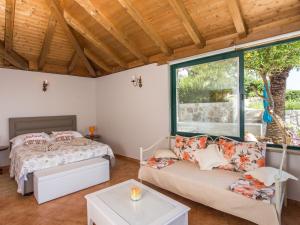 Villa with 1 room and terrace