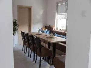 4 bedroom holiday home with pool - 比尔杰