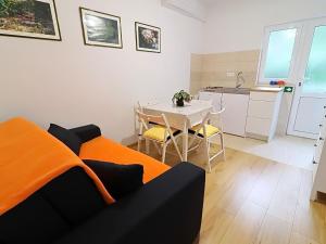 Apartments Nodilo - Comfort One Bedroom Apartment with Balcony and Sea View Apt 3