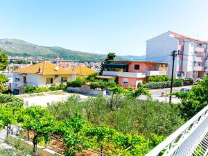 Apartments Ivana TR - Studio with Balcony and Sea View A4