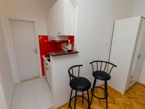 Apartments Ivana TR - Studio with Balcony and Sea View A4