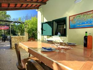 Stone House Orebs Cottage - Two Bedroom Stone House with Terrace and Garden View