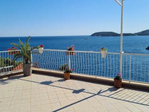 Apartments Matea - Studio with Sea View 2 Adults - tikovica