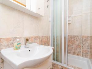 Apartments & Rooms Bari i - Studio Apartment with Balcony and Garden View First Floor -APT 9