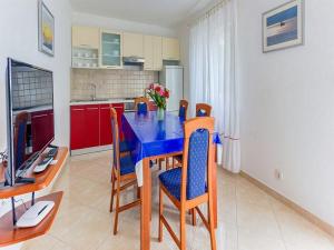Apartments Ivo - Three bedroom apartment with terrace and sea view A1