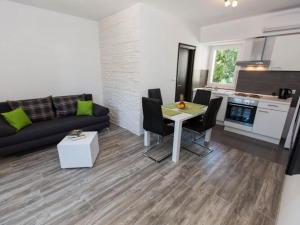 Villa Mia - One Bedroom Apartment With Balcony