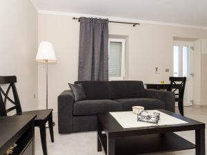 Apartments Gaura - One-Bedroom Apartment with Terrace