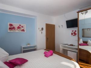 Rooms Tupina by Paulina - Superior Double Room with Balcony and Sea View Room 2
