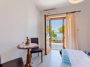 Villa Kosa - Two Bedroom Apartment with Terrace and Sea View A1 Prizemlje