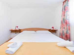 Apartments Ana & Bogdan - Two Bedroom Apartment with Terrace A4 ST