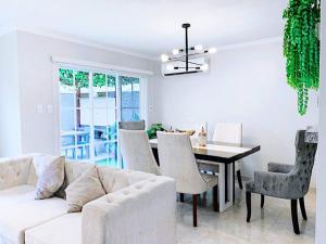 Casa en Urbanización con Piscina Privada