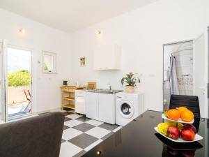 Apartment Amabilis - One Bedroom Apartment with Terrace and City View