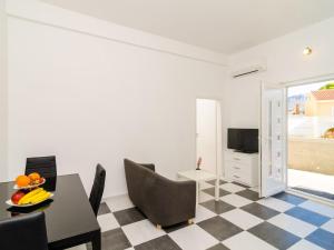 Apartment Amabilis - One Bedroom Apartment with Terrace and City View